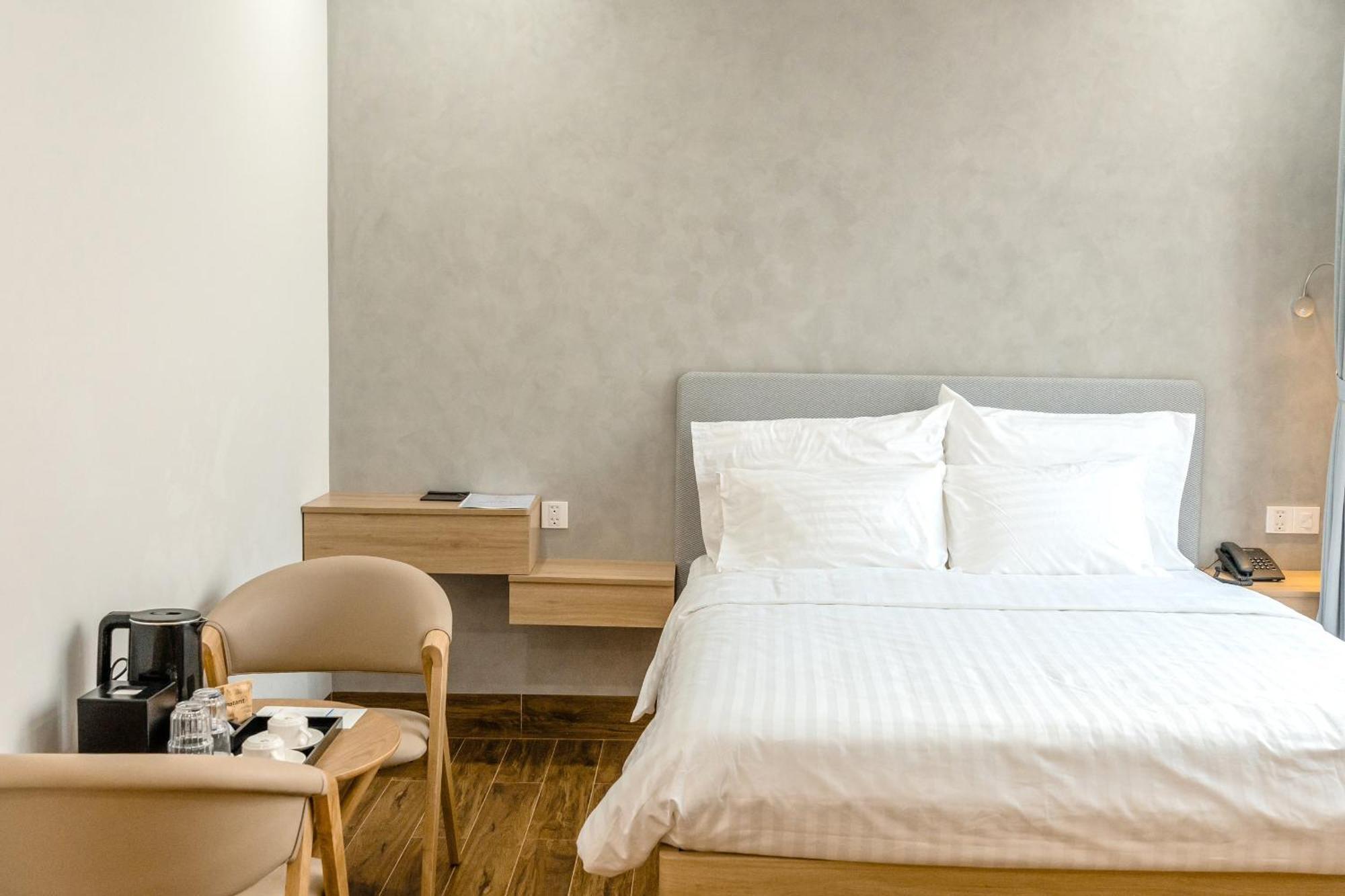 Diora Hotel Pleiku By Hos エクステリア 写真