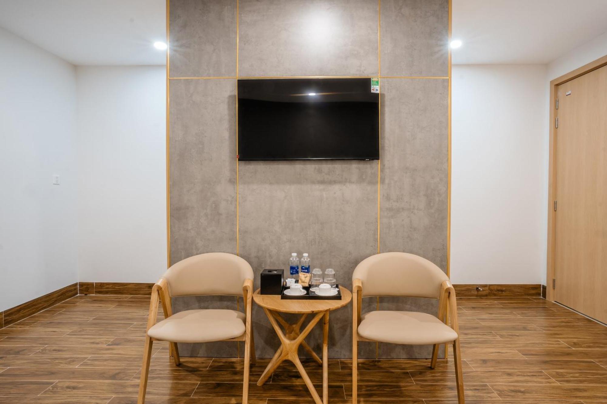 Diora Hotel Pleiku By Hos エクステリア 写真