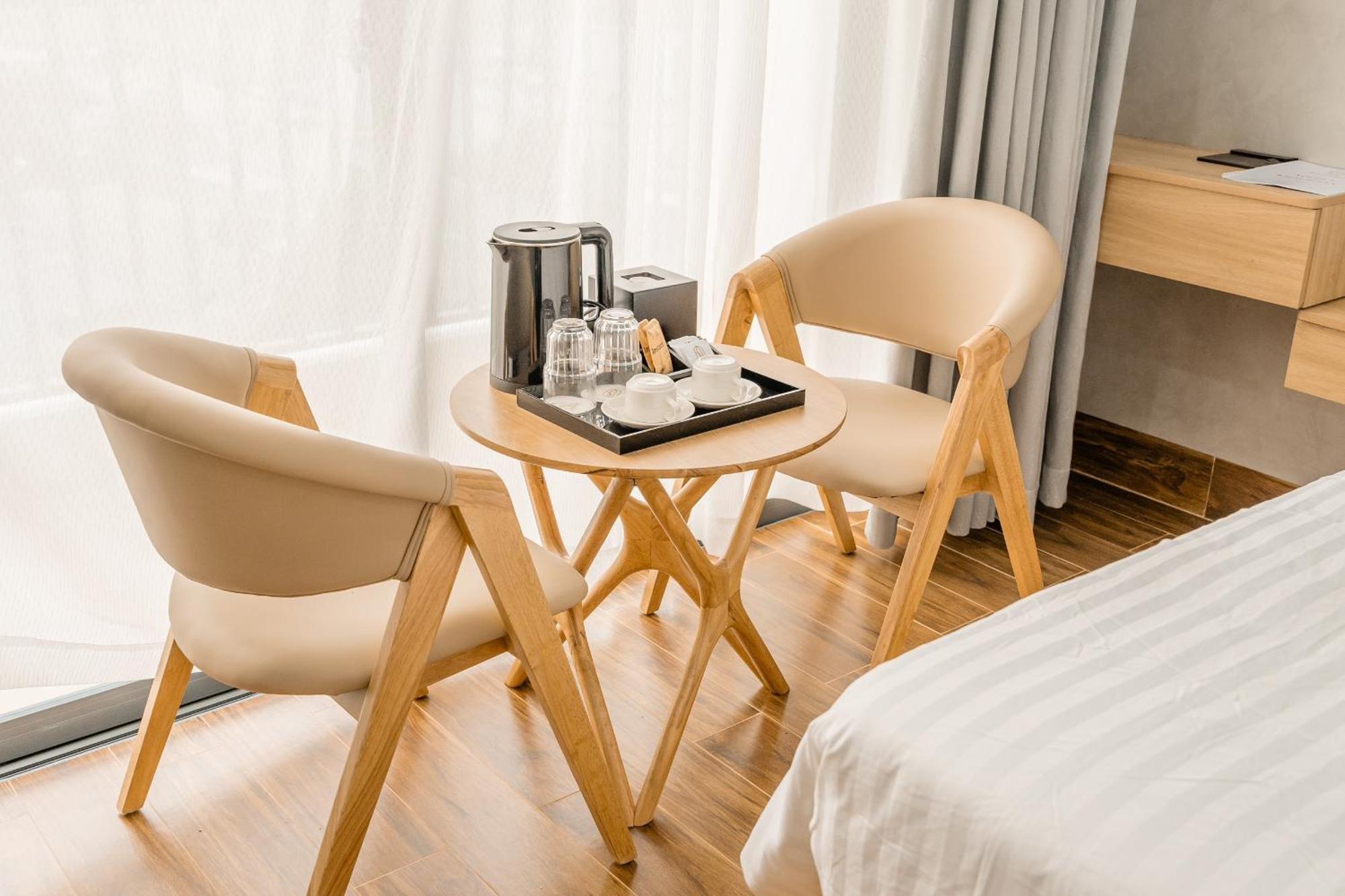 Diora Hotel Pleiku By Hos エクステリア 写真