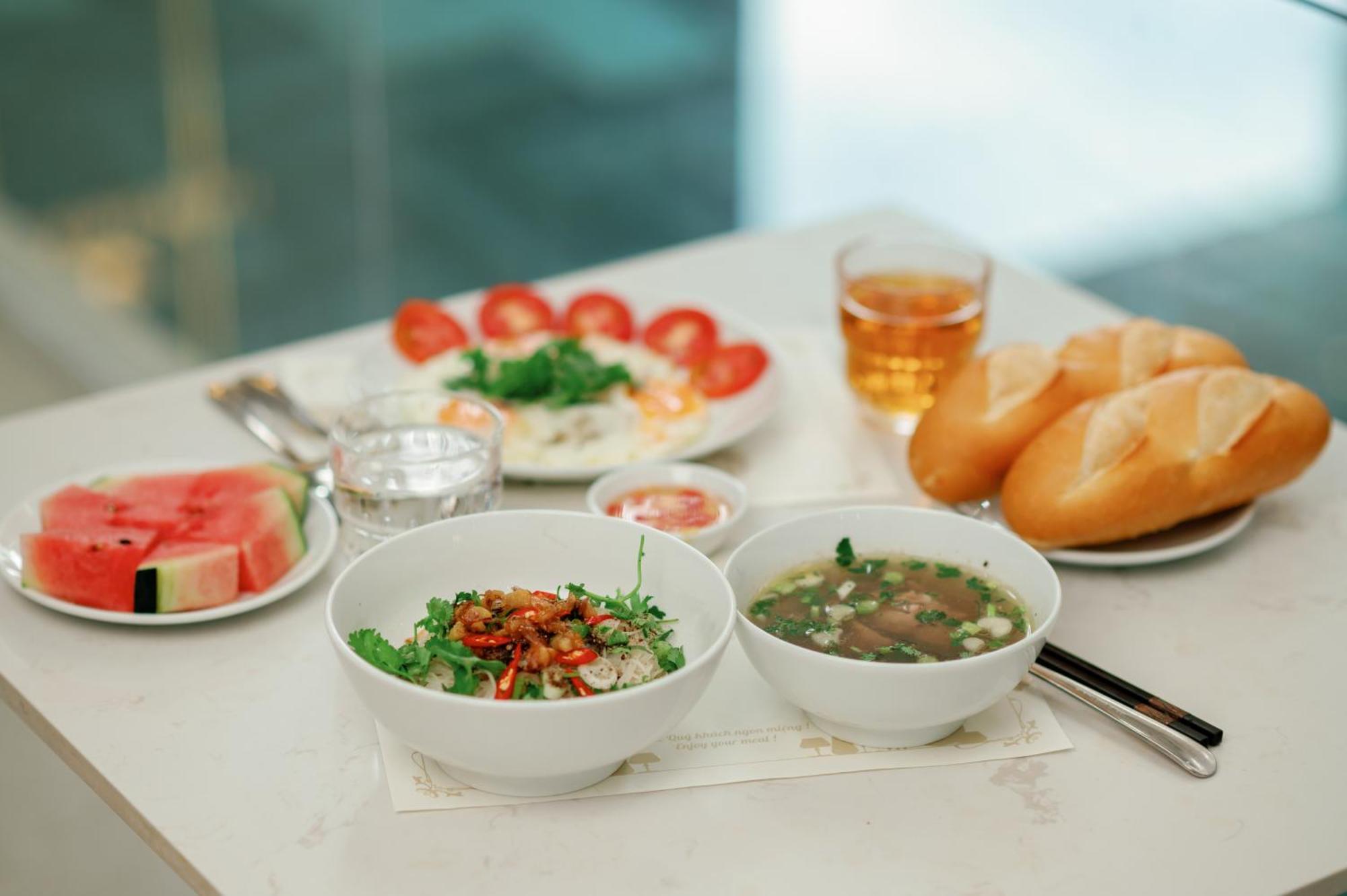Diora Hotel Pleiku By Hos エクステリア 写真